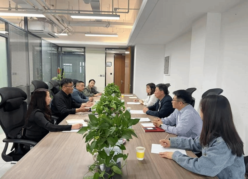 艺术与传播学院赴自治区包装技术协会调研交流