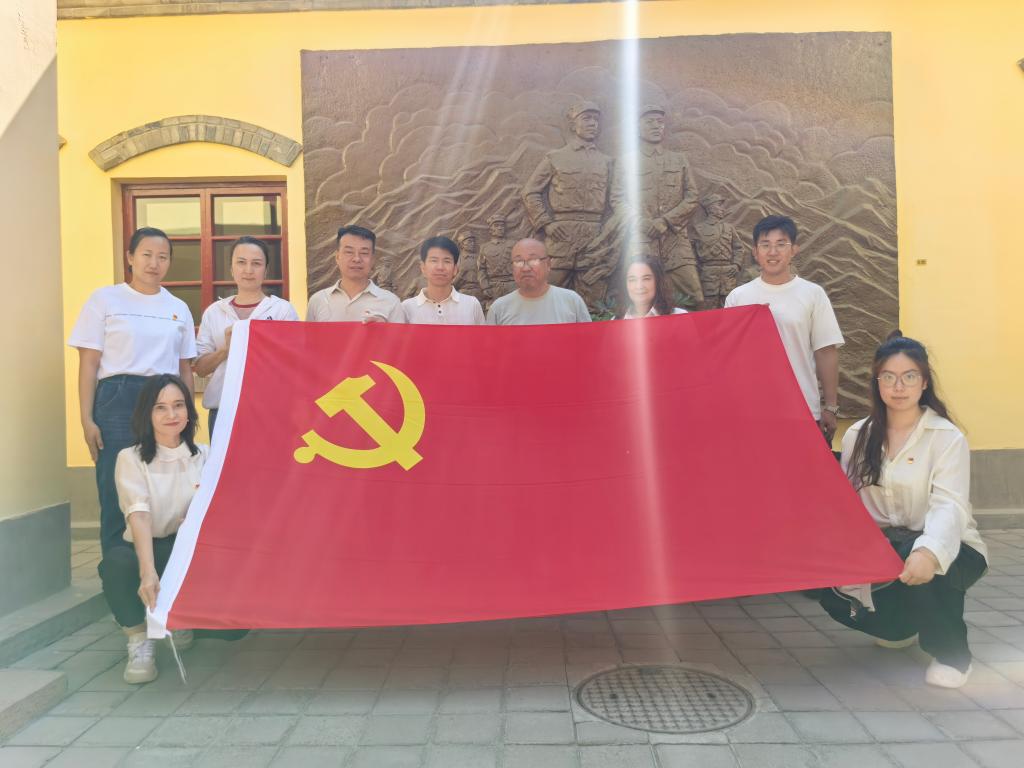 电力学院开展“传承红军精神,践行初心使命”沉浸式主题党日活动