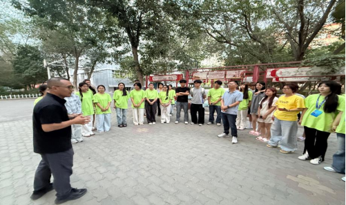 青春志愿赴博览,端午温情暖人心——旅游学院对参与亚欧博览会志愿服务工作学生开...
