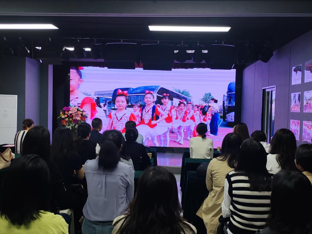 马克思主义学院教师赴《小记者看世界》 栏目组开展考察研修