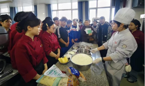 校际携手共焙育人芬芳——我校烹饪与餐饮管理学院与喀什市中等职业技术学校开展教学交流活动