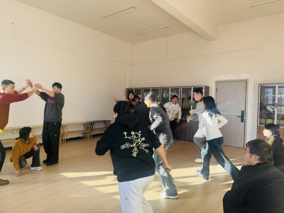 烹饪与餐饮管理学开展“心灵奇旅,欢乐启航”团体辅导活动