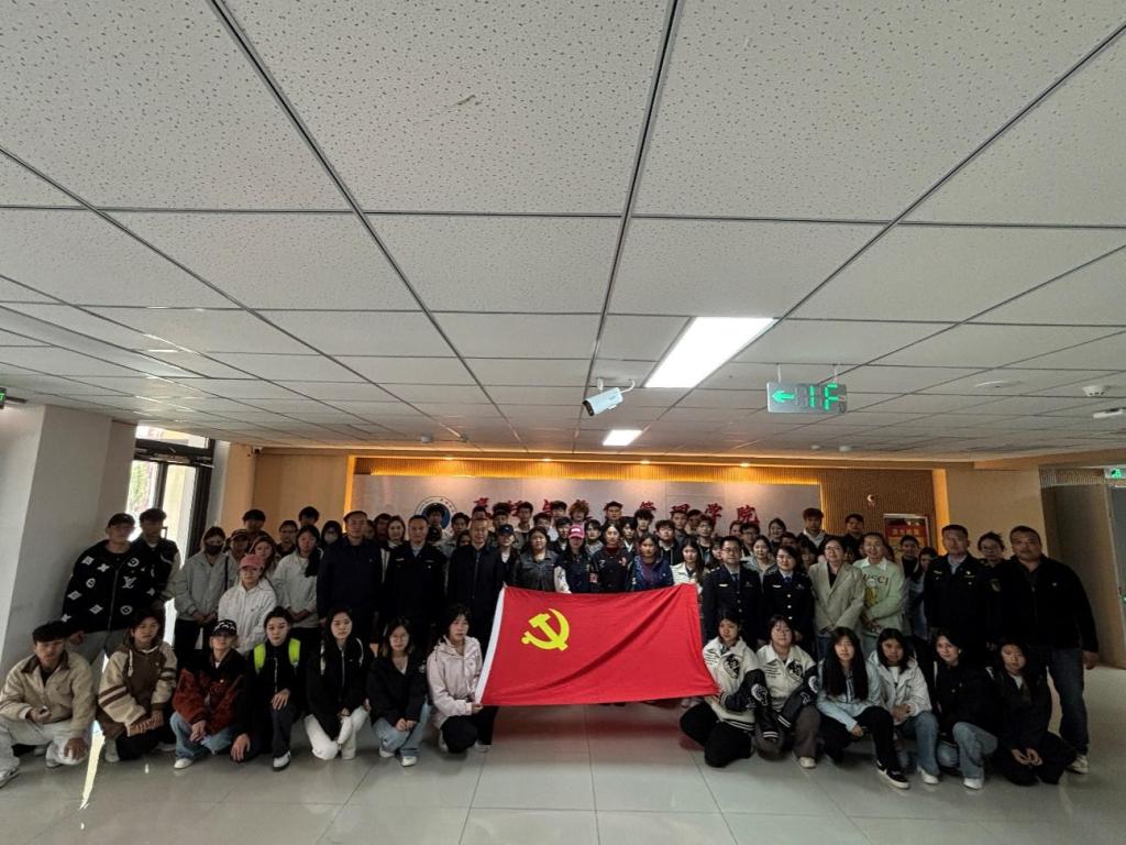 烹饪与餐饮管理学院学生党支部开展 “食品安全进校园”主题党日活动