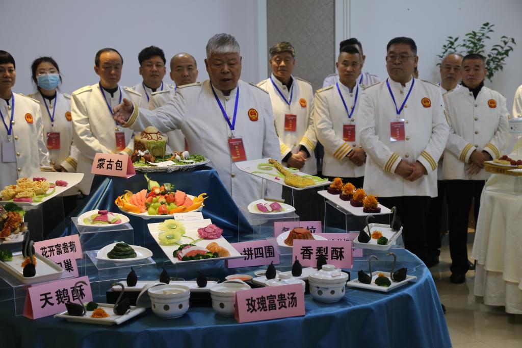 我校成功举办2024年自治区职业院校技能大赛暨全国职业院校技能大赛新疆选拔赛“烹饪赛项”-新疆特色餐饮职业教育联盟