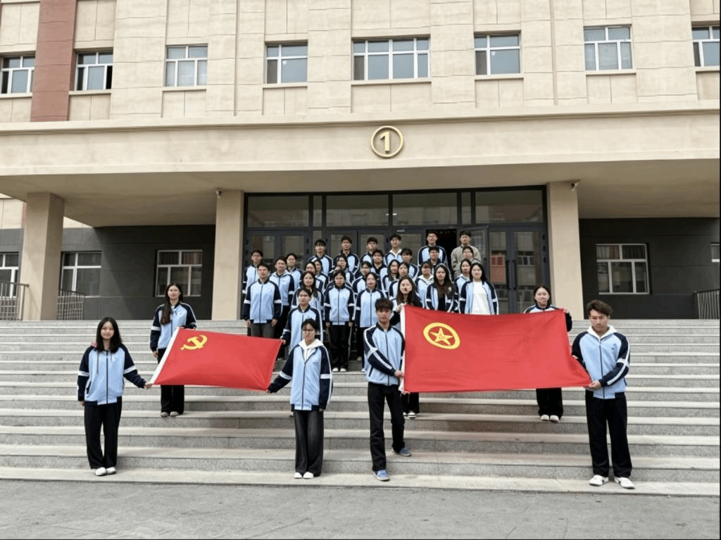 党建引领强技能 匠心筑梦向未来——数字商贸学院开展“一技在手 一生无忧”职业教育活动周主题团日活动
