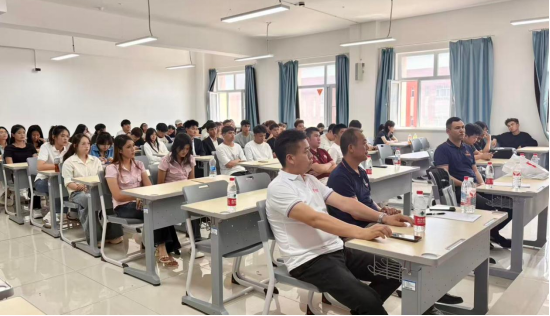 “搭建校企对接平台,助力学子实习就业” ——数字商贸学院顺利开展实习专场招聘会