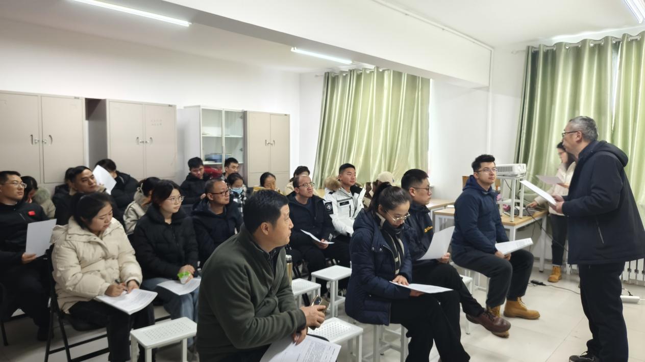 心系学生 关怀入“寓”——我校智慧交通学院“一站式”学生社区组织开展走访学生宿舍主题党日活动