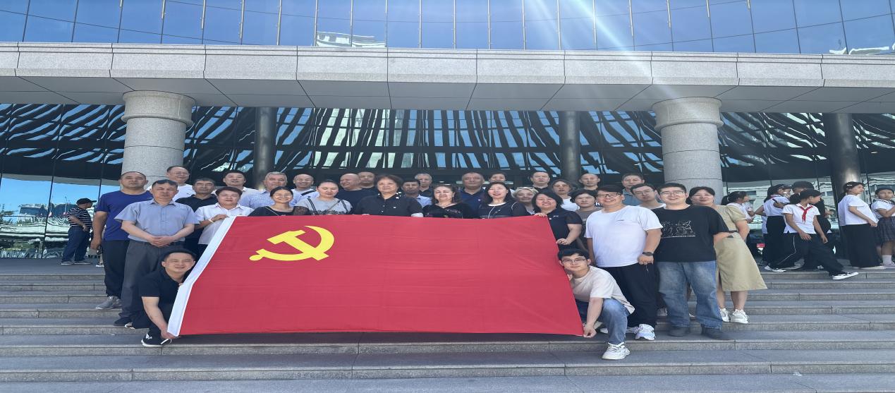 我校后勤综合服务中心党总支组织开展“七一”系列活动