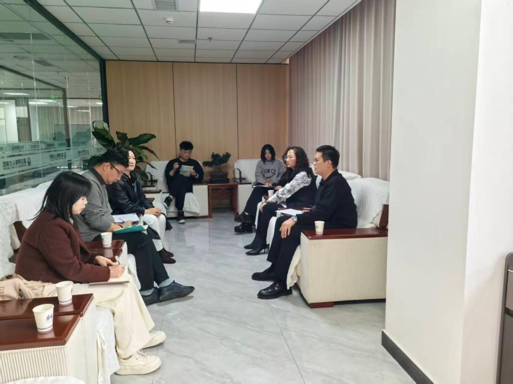 锚定口岸发展需求 优化外语人才培养——我校外国语言学院赴口岸调研