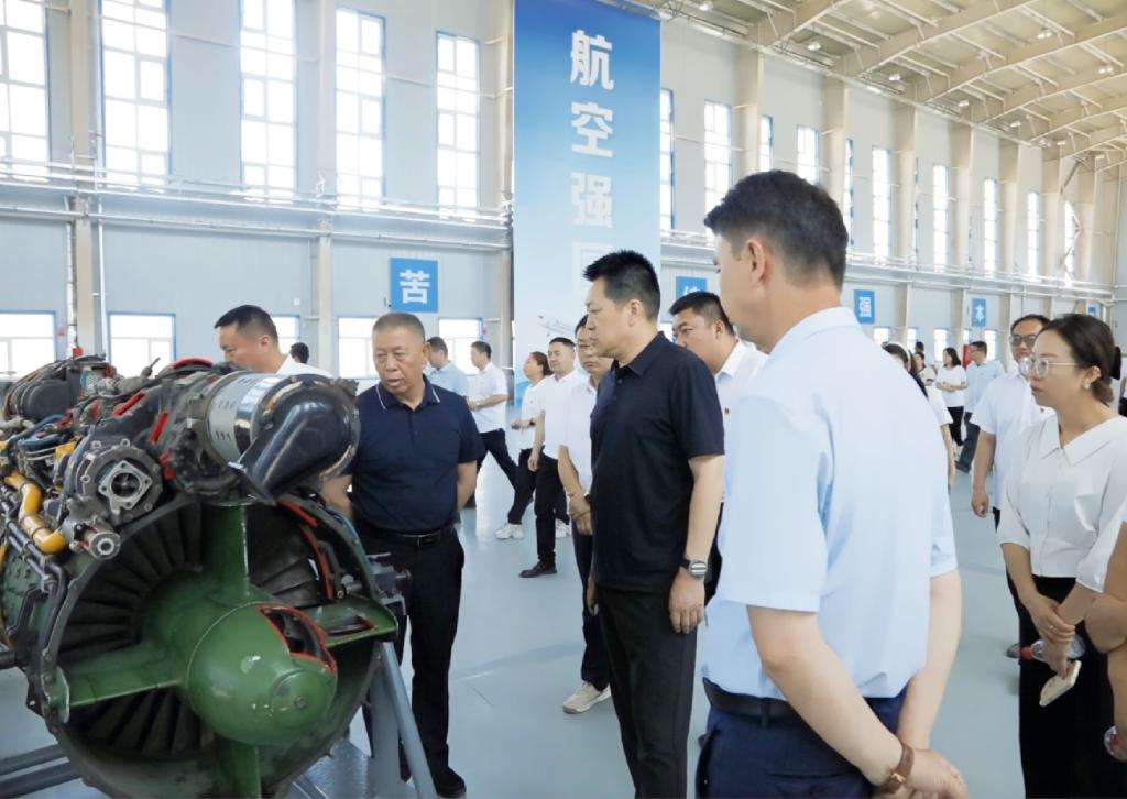 校际交流促发展 携手同行共提升——新疆应用职业技术学院调研组一行莅临我校调研交流