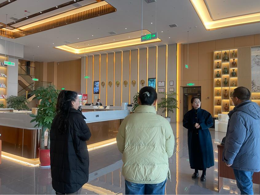 南北疆校际对话 共绘文旅育人蓝图——我校旅游学院赴喀什职业技术学院参观座谈