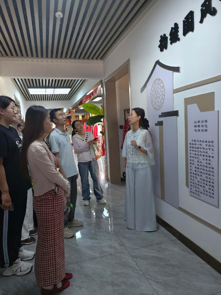 铸魂·融情·聚力——我校教育科学学院党支部开展“铸牢中华民族共同体意识”主题党日活动