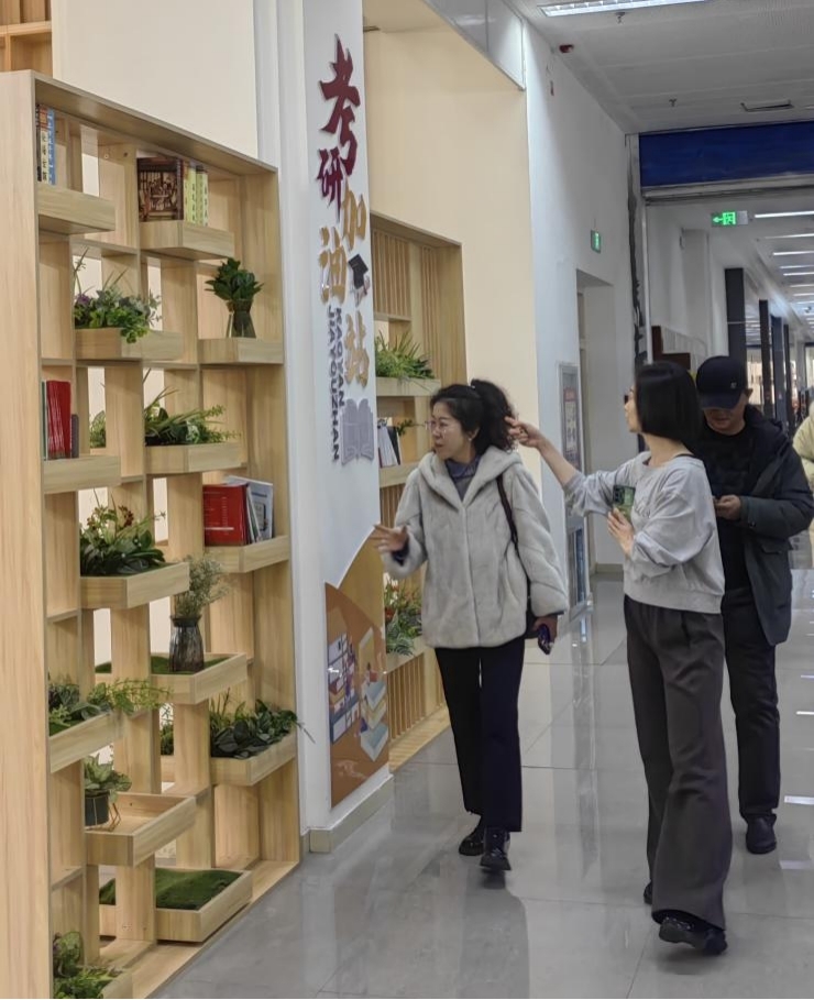 我校图书馆赴新疆师范大学图书馆调研