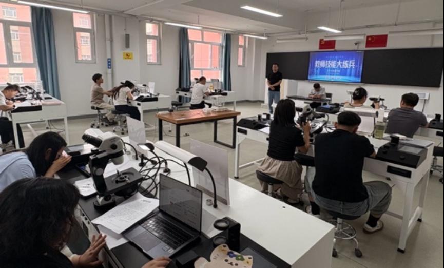 【大讨论大练兵大比武】以练促教强本领 以赛砺能促提升——艺术与传播学院分专业开展技能比武活动