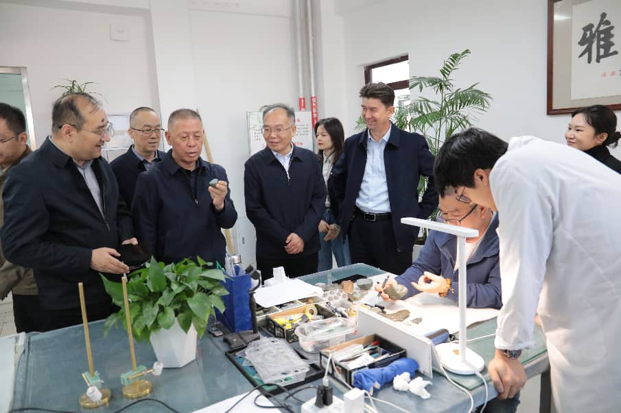 【校际交流】新疆开放大学党委书记张旭辉一行莅临我校调研交流