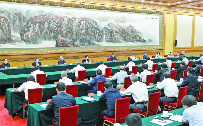 【时政要闻】习近平主持专家学者座谈会强调 构建起强大的公共卫生体系 为维护人民健康提供有力保障