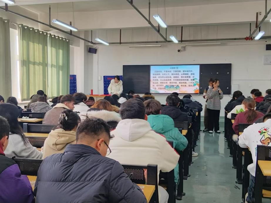 笔墨抒真情 书法连心桥——我校水利工程学院“三进两联一交友”师生硬笔书法交流活动
