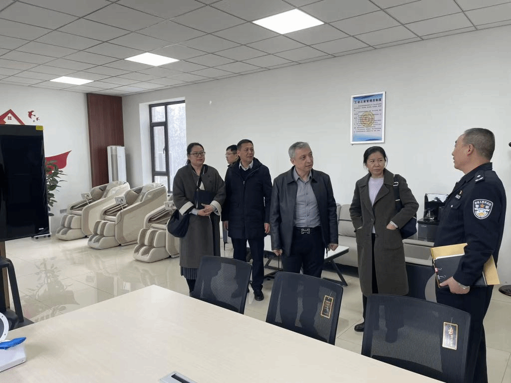 对标先进找差距 学习借鉴促提升 —— 校工会开展调研交流活动
