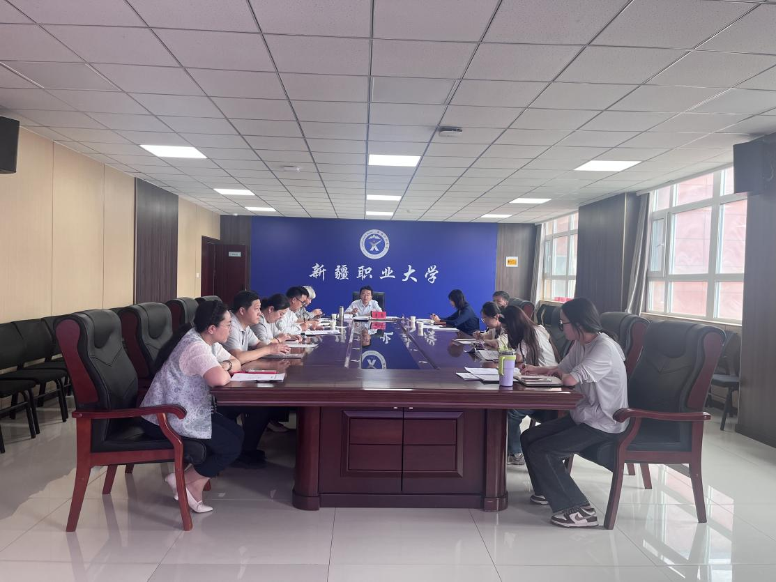 【教学科研】我校召开召开校级科研创新团队中期论证会 以评促建推动高水平科研成果产出