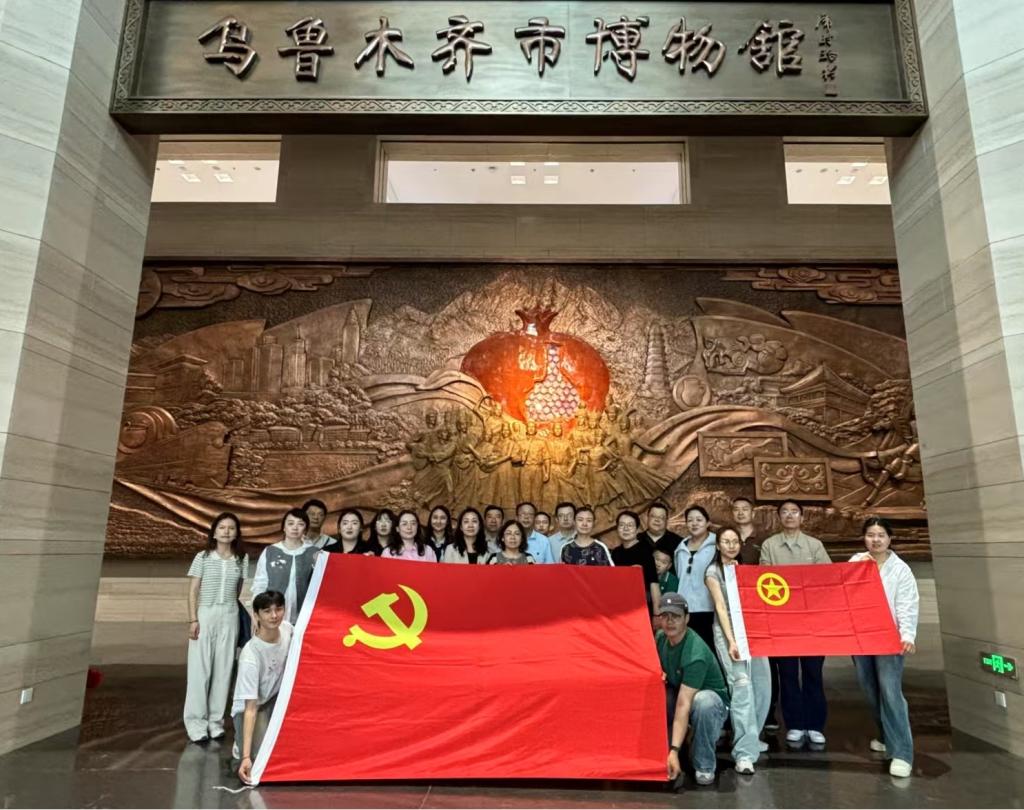 我校水利工程学院师生党支部联合开展主题党日活动