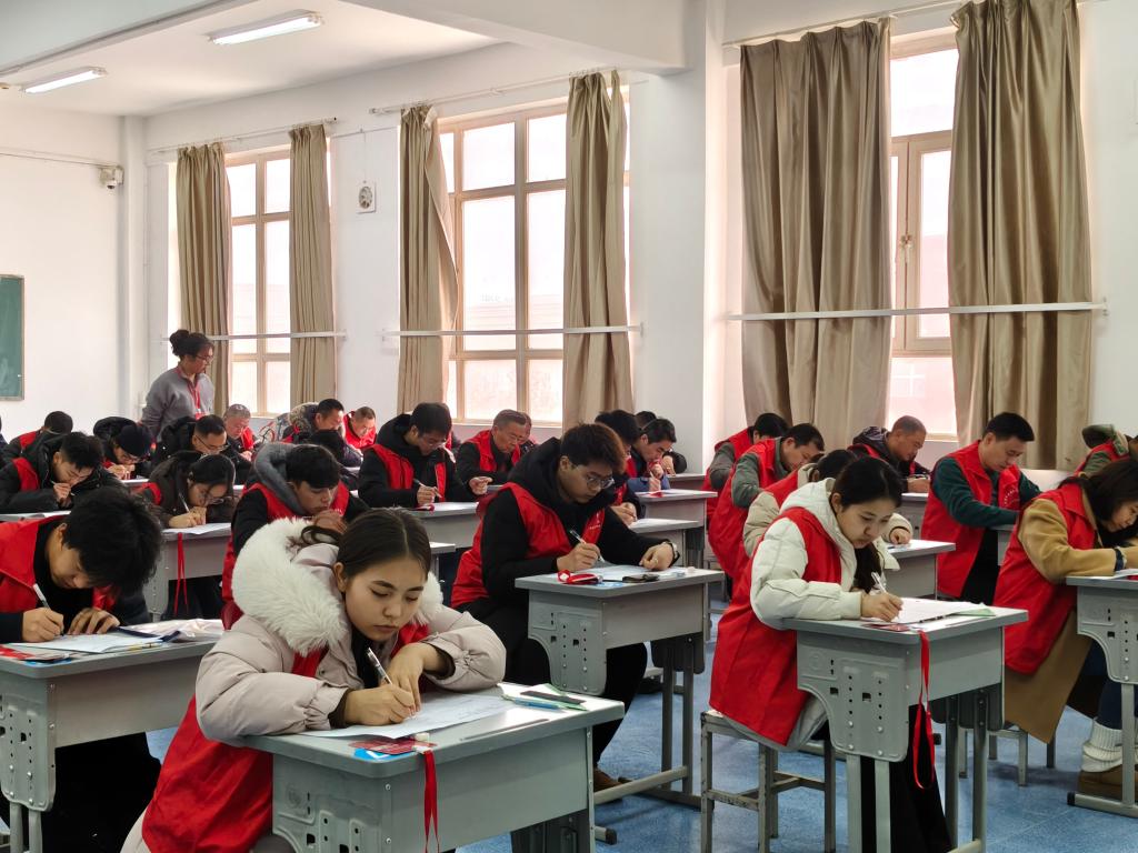 喜报！我校宝玉石鉴定与加工专业学生在全国工艺品雕刻工职业技能竞赛新疆赛区选拔赛中成功晋级