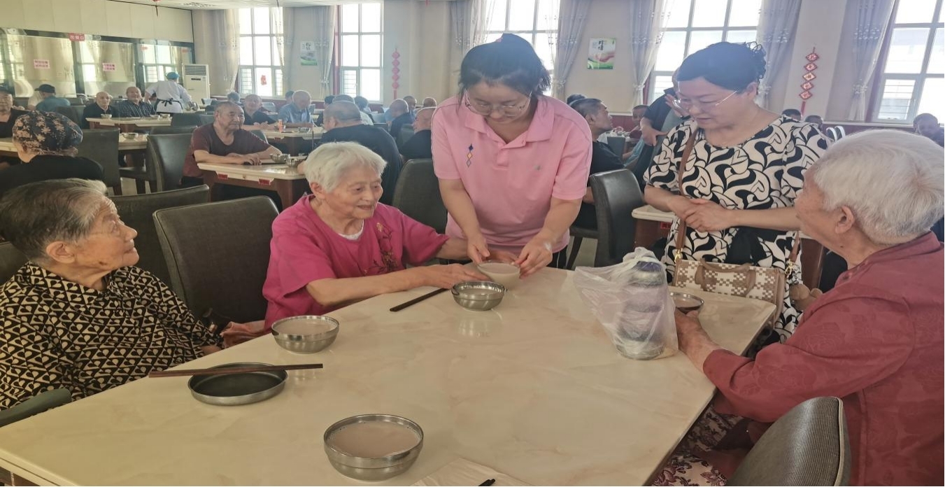 情系桑榆映初心 躬行实践助成长——我校走访乌鲁木齐养老院实习基地纪实
