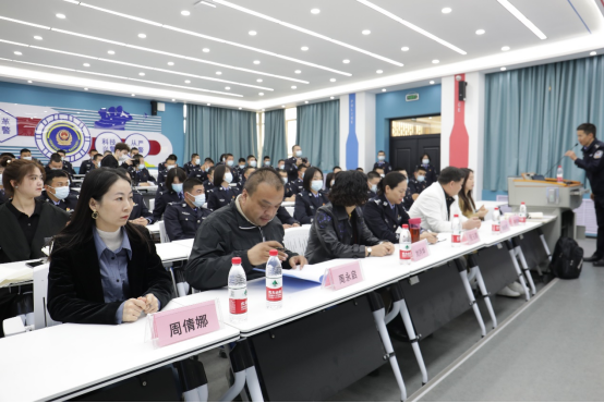 “砥砺奋进守初心 青春献礼二十大” ——传媒与设计学院开展书法培训讲座活动