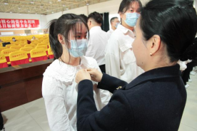 “凝聚青春力量,共筑青春梦想”--我校开展“五·四”新团员入团仪式