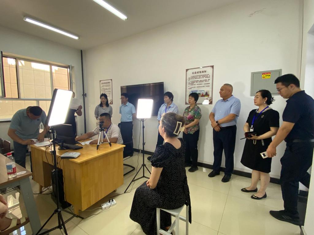 教育部语言文字应用研究所副所长容宏一行到我校考察普通话水平测试工作