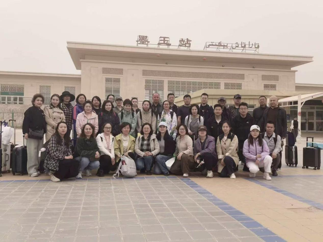 结亲办实事 同心促振兴——我校2026年第一批结亲干部赴墨玉县开展“民族团结一家亲”活动
