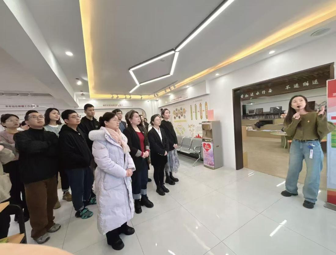 党心连社区 校社共筑梦——我校公共管理学院教工党支部赴三工社区开展主题党日活动