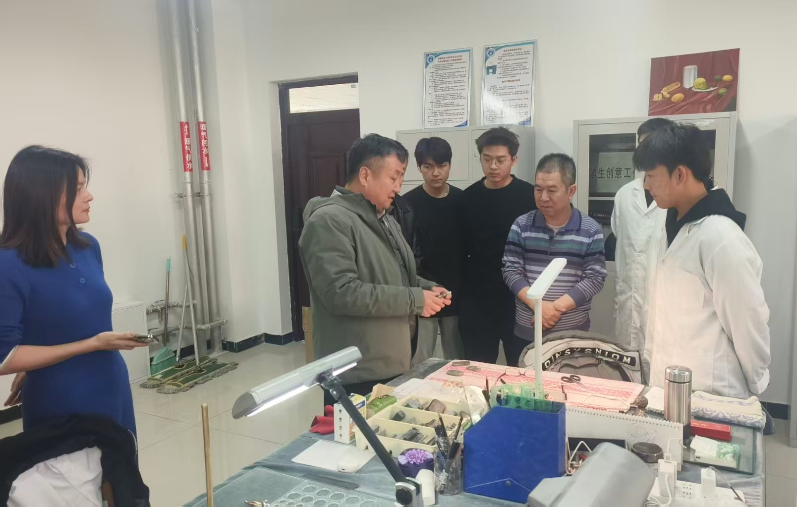樊军民大师一行莅临我校考察交流,共探玉雕人才培养与校企合作新路径