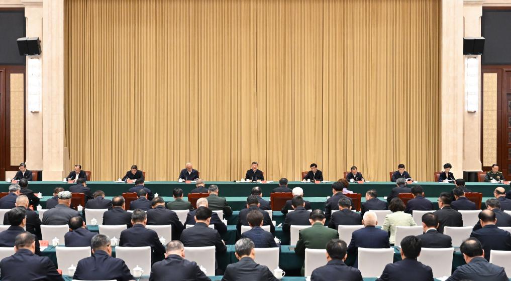 习近平在听取新疆维吾尔自治区党委和政府工作汇报时强调完整准确全面贯彻新时代党的治疆方略努力建设团结和谐、繁荣富裕、文明进