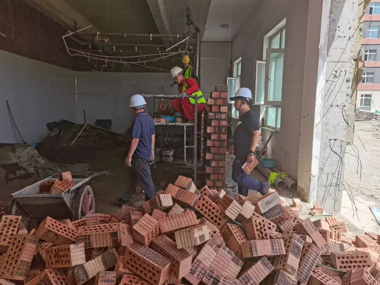 我校新校区在建工程安全生产常态化检查现场督导立行立改