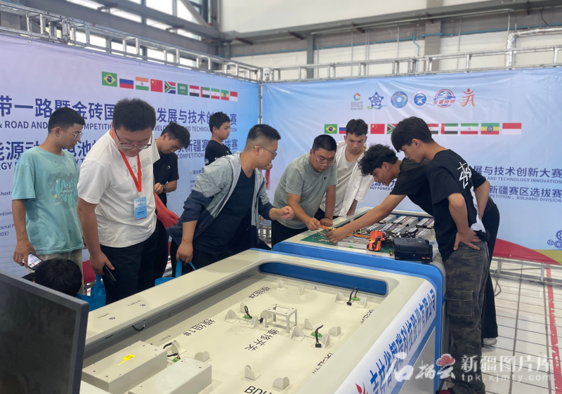 第三届新能源汽车动力电池系统技术应用赛项(新疆赛区)收官