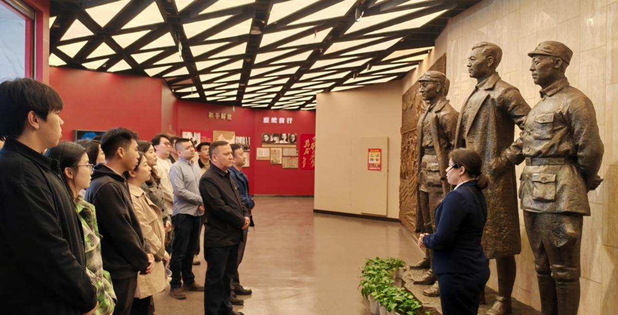 “传承红色基因，弘扬革命精神”——信息技术学院开展主题党日活动