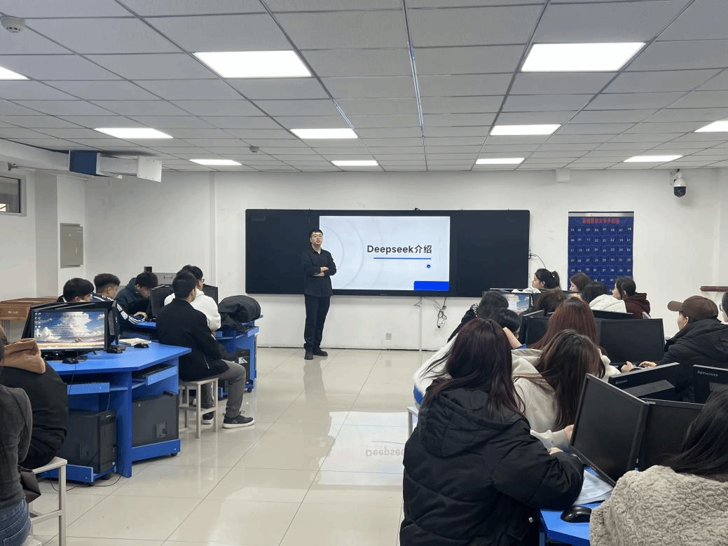 “智耀雷锋志 云启新征程”“我为同学做实事”志愿服务活动