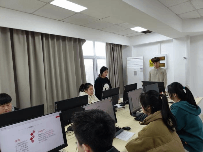 信息技术学院“雷锋月知识竞赛” 活动顺利举行